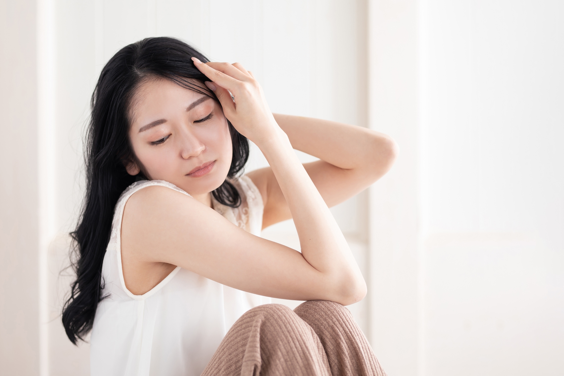 パーマをかけたら髪の毛がパサパサ！セルフケアで治す方法やシャンプー選びについて紹介│美容情報サイト Beauty Web(ビューティーウェブ)