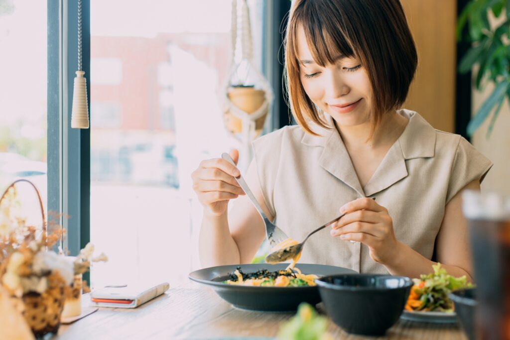 ダイエットをしているけど食べたい！衝動的な食行動の原因や抑える方法について紹介│美容情報サイト Beauty Web(ビューティーウェブ)