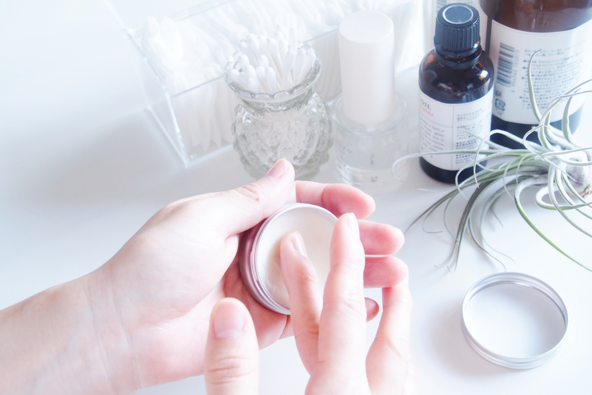 マルチバームでネイルケア！特徴や使い方について徹底解説│美容情報サイト Beauty Web(ビューティーウェブ)