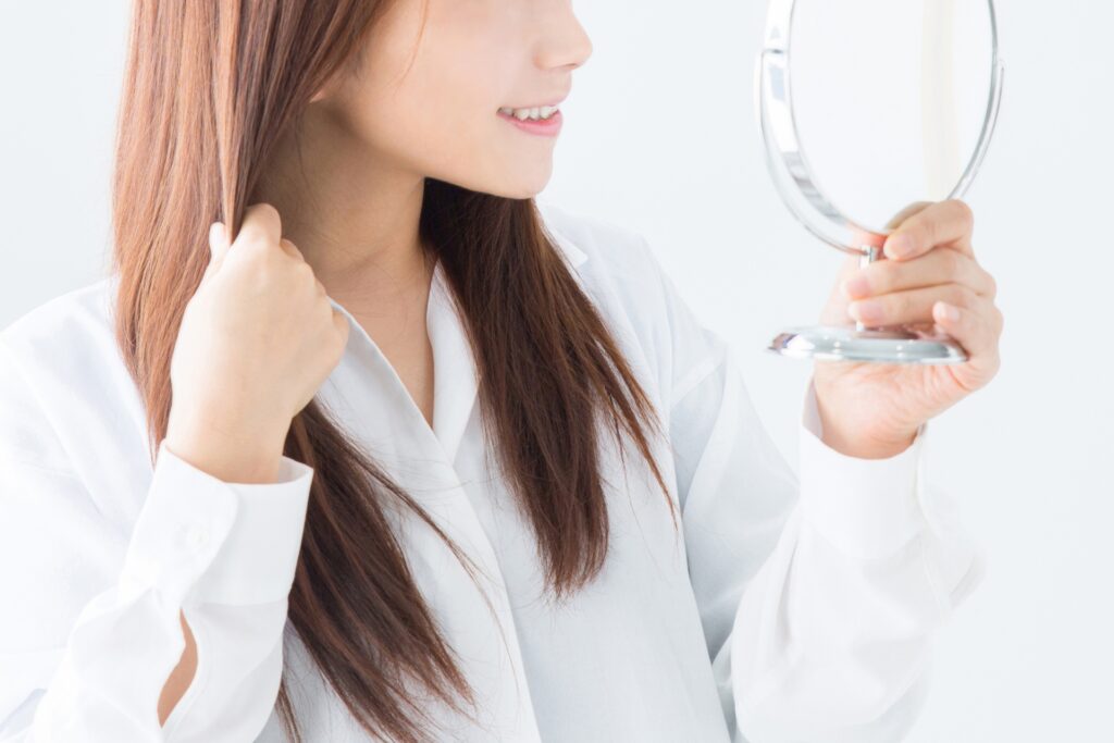 ヘアカラー全体染めの頻度はどのくらい?理想のペースやカラーを長持ちさせる方法│美容情報サイト Beauty Web(ビューティーウェブ)