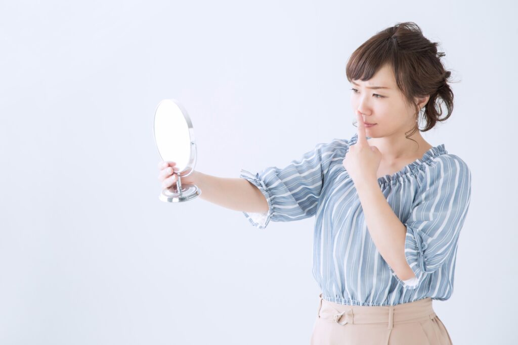 毛穴ケアはワセリンが効果的?黒ずみをとる簡単な方法やデメリットについて解説│美容情報サイト Beauty Web(ビューティーウェブ)