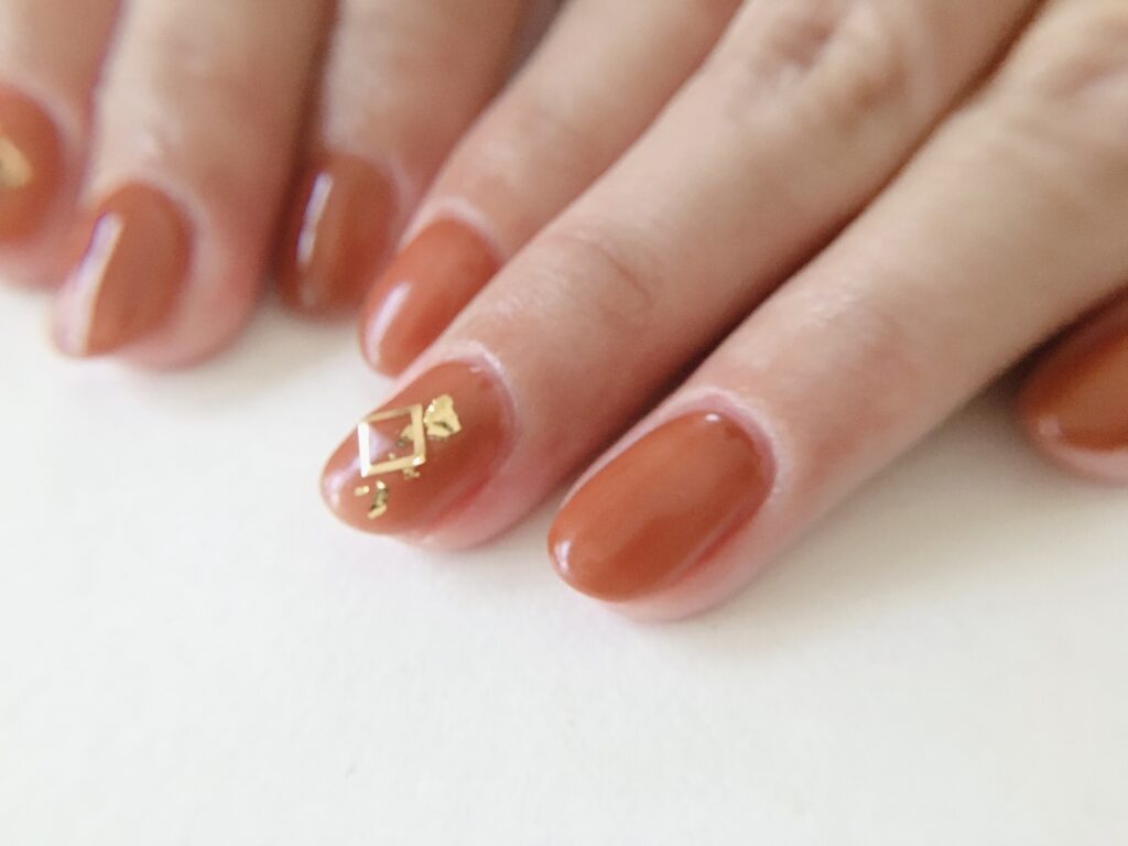 手がきれいに見えるワンカラーネイル5選!似合う色の選び方もお伝え│美容情報サイト Beauty Web(ビューティーウェブ)