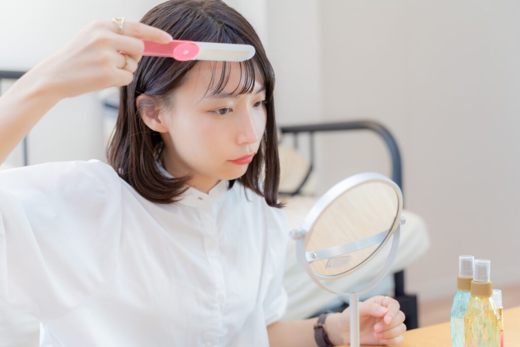 シースルーバングのセット方法!失敗しない方法やキープするコツ│美容情報サイト Beauty Web(ビューティーウェブ)