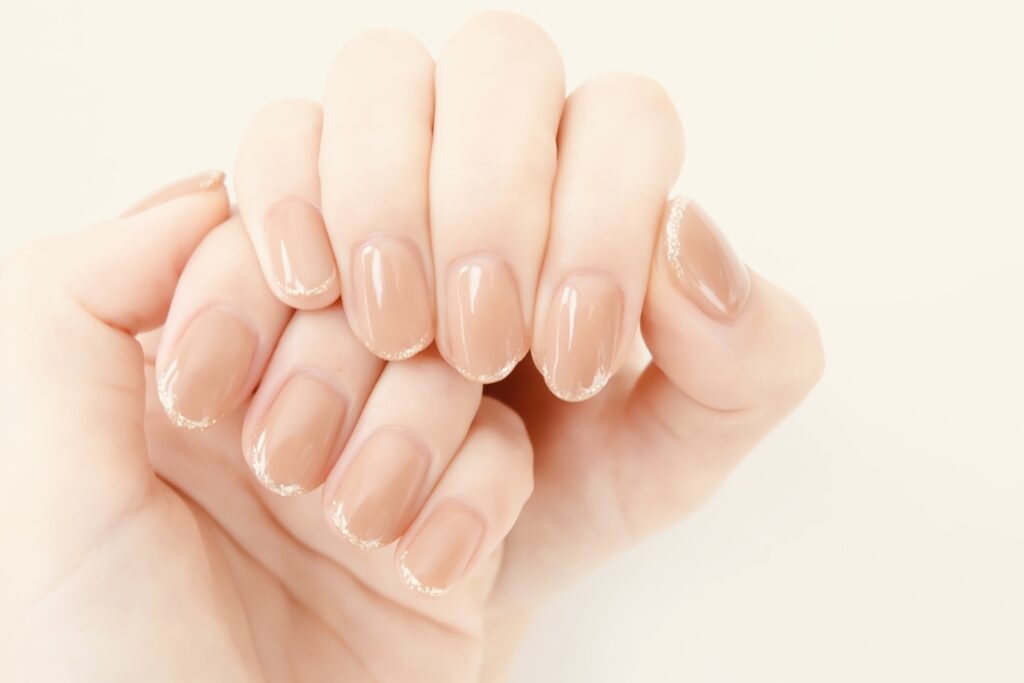 オフィスでもOKなネイルカラー&ポイントを徹底紹介!│美容情報サイト Beauty Web(ビューティーウェブ)