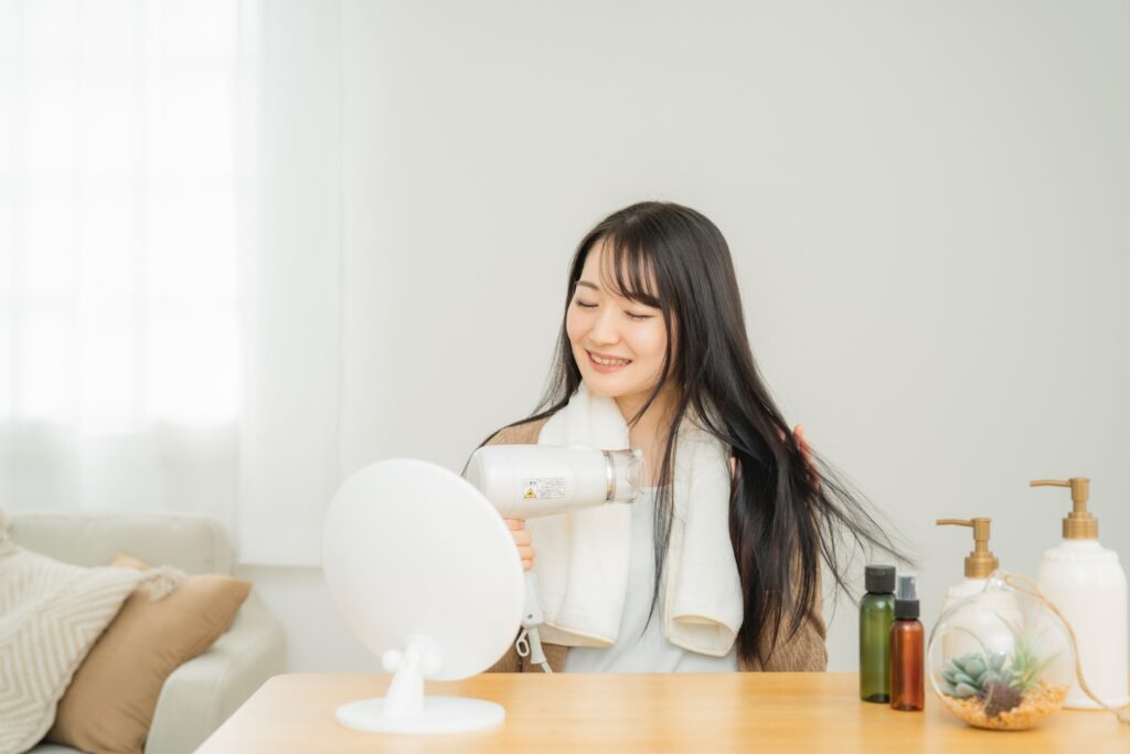 ヘアカラーの色持ちを劇的に伸ばす!退色を防ぐプロの秘訣と日常ケア術│美容情報サイト Beauty Web(ビューティーウェブ)