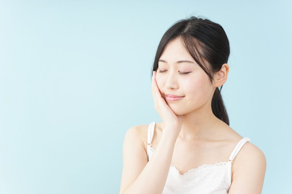 炭酸パックで血行促進&くすみ解消!20代〜50代女性の肌をよみがえらせる美肌ルーティン│美容情報サイト Beauty Web(ビューティーウェブ)