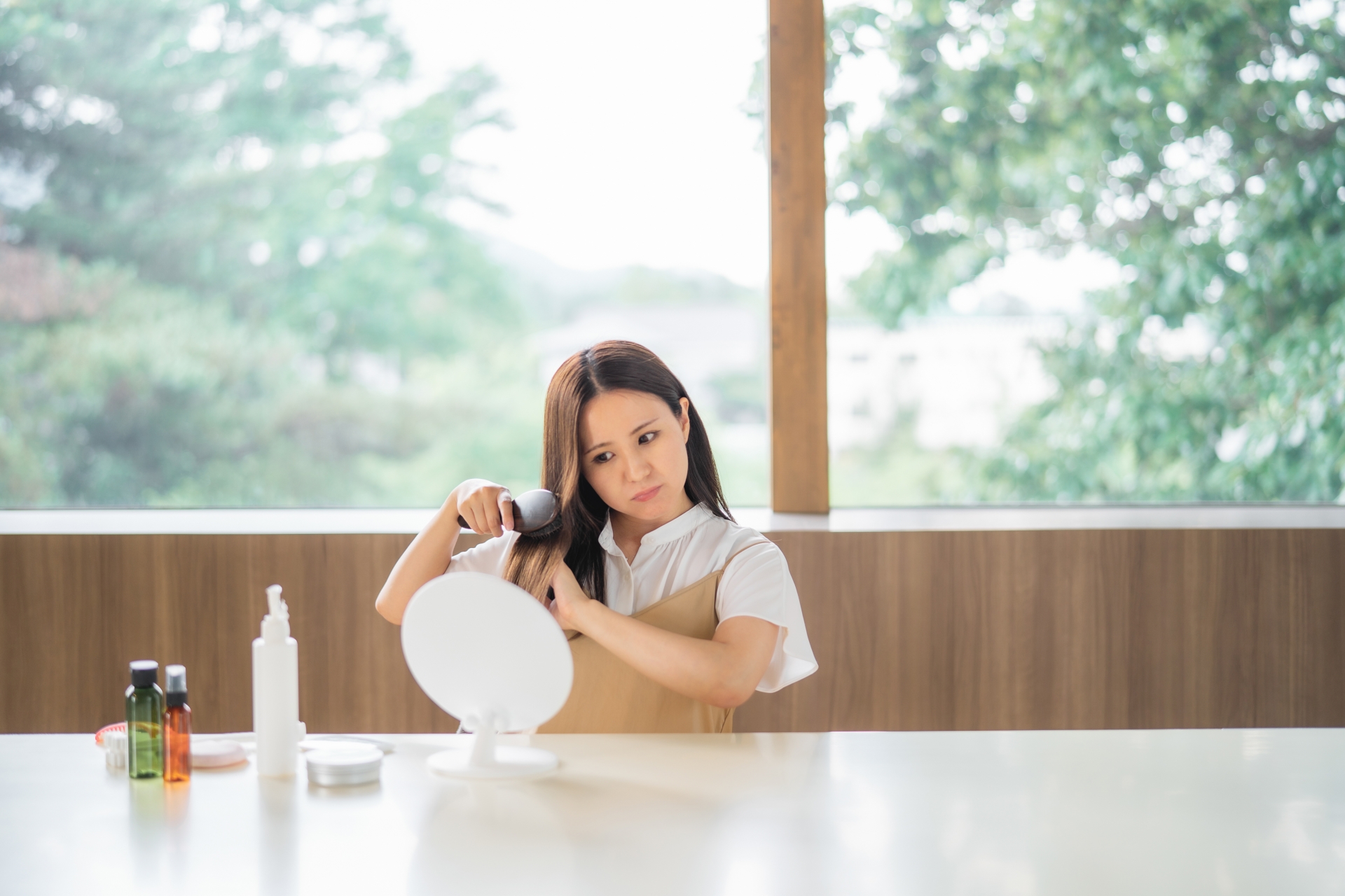 忙しい朝でもボサボサヘアはNG！簡単にできる寝癖直しの方法を解説します！│美容情報サイト Beauty Web(ビューティーウェブ)