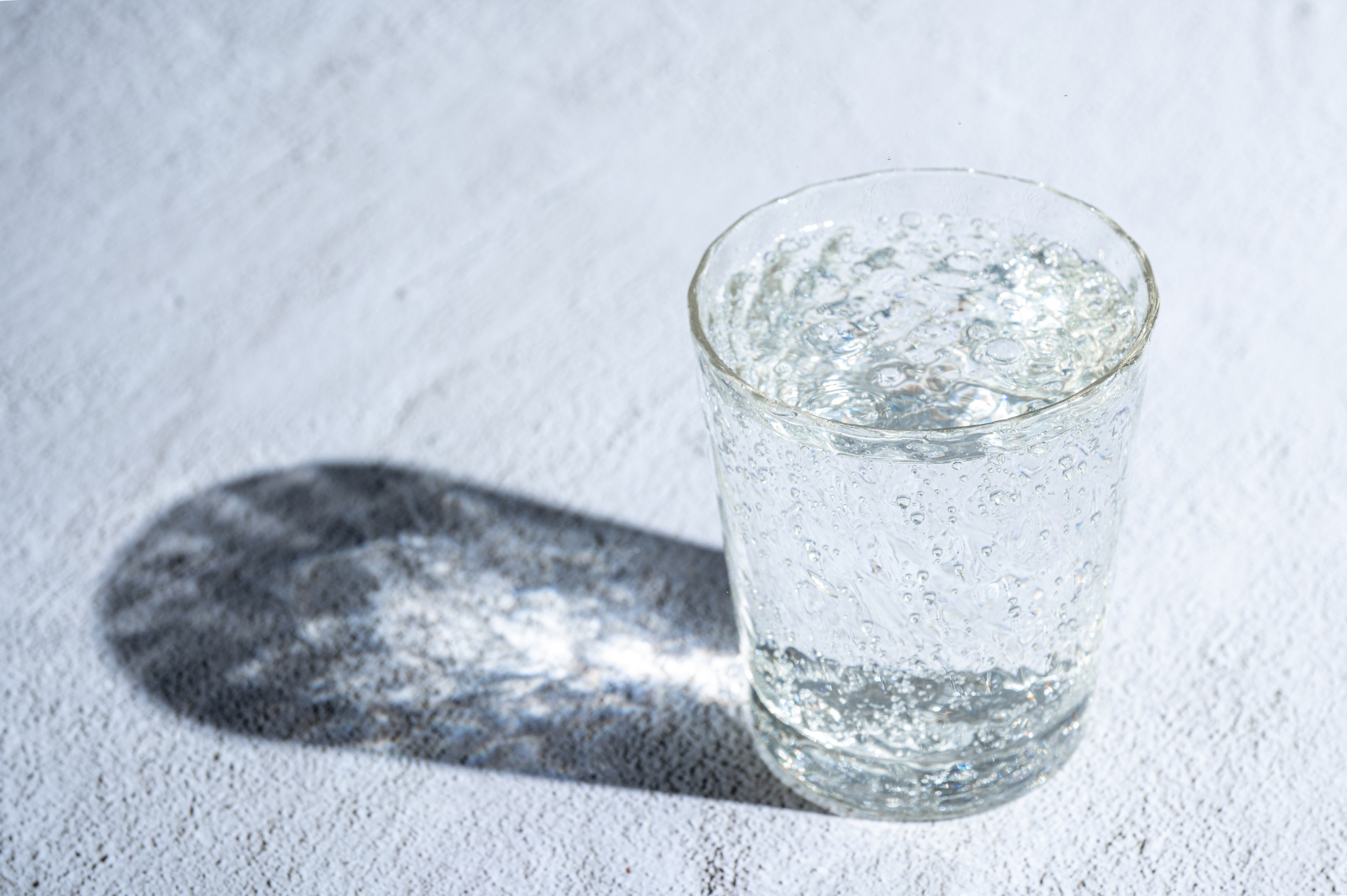 ハリツヤや肌のトラブル解決に炭酸洗顔！家庭で炭酸水も作れる方法付き│美容情報サイト Beauty Web(ビューティーウェブ)