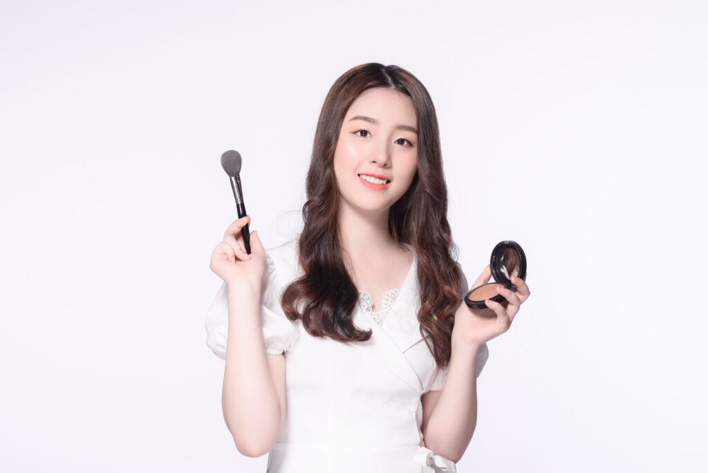 大人女性向け！ファンデーションの塗り方＆選び方のポイントを解説│美容情報サイト Beauty Web(ビューティーウェブ)
