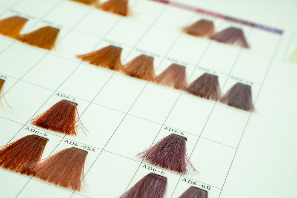 ヘアカラーで落ちにくい色は？髪色を長持ちさせる方法やヘアカラーが色落ち早くなる原因も紹介！│美容情報サイト Beauty Web(ビューティーウェブ)