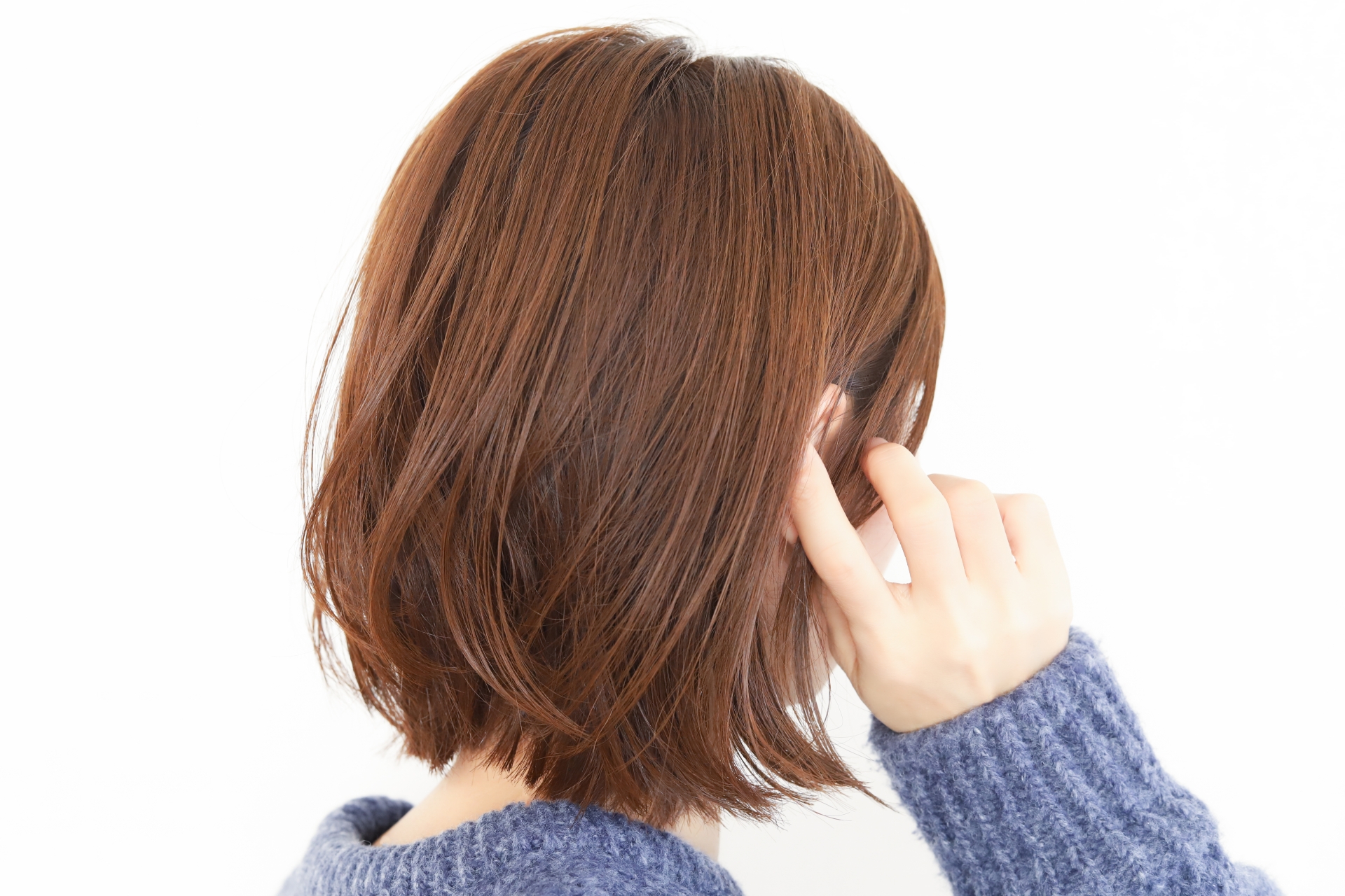 髪がパサついてしまうのはなぜ？解決策とケア方法は？│美容情報サイト Beauty Web(ビューティーウェブ)