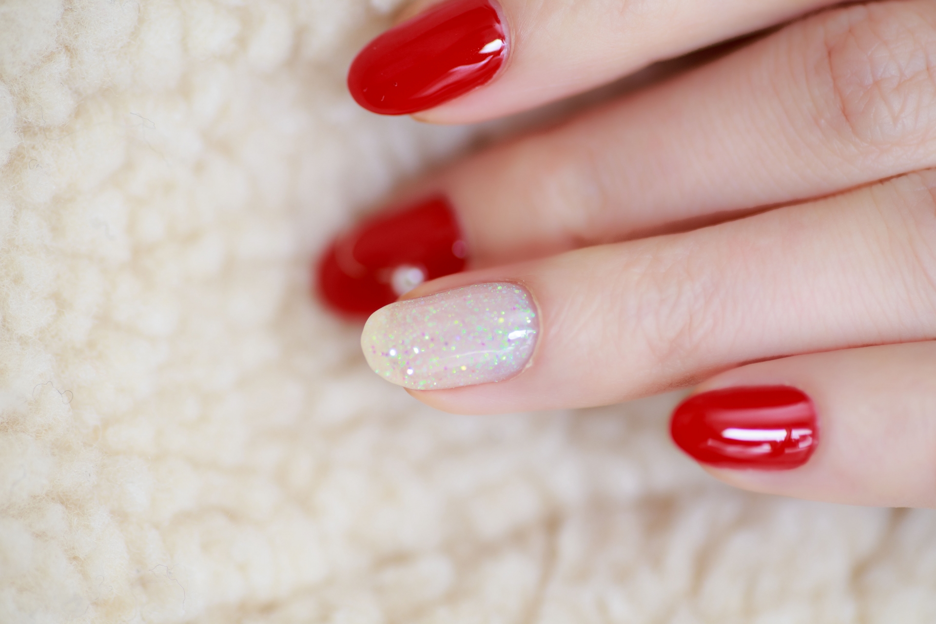 ネイルが自然乾燥で乾く時間は？ドライヤーを使ってもいい？│美容情報サイト Beauty Web(ビューティーウェブ)
