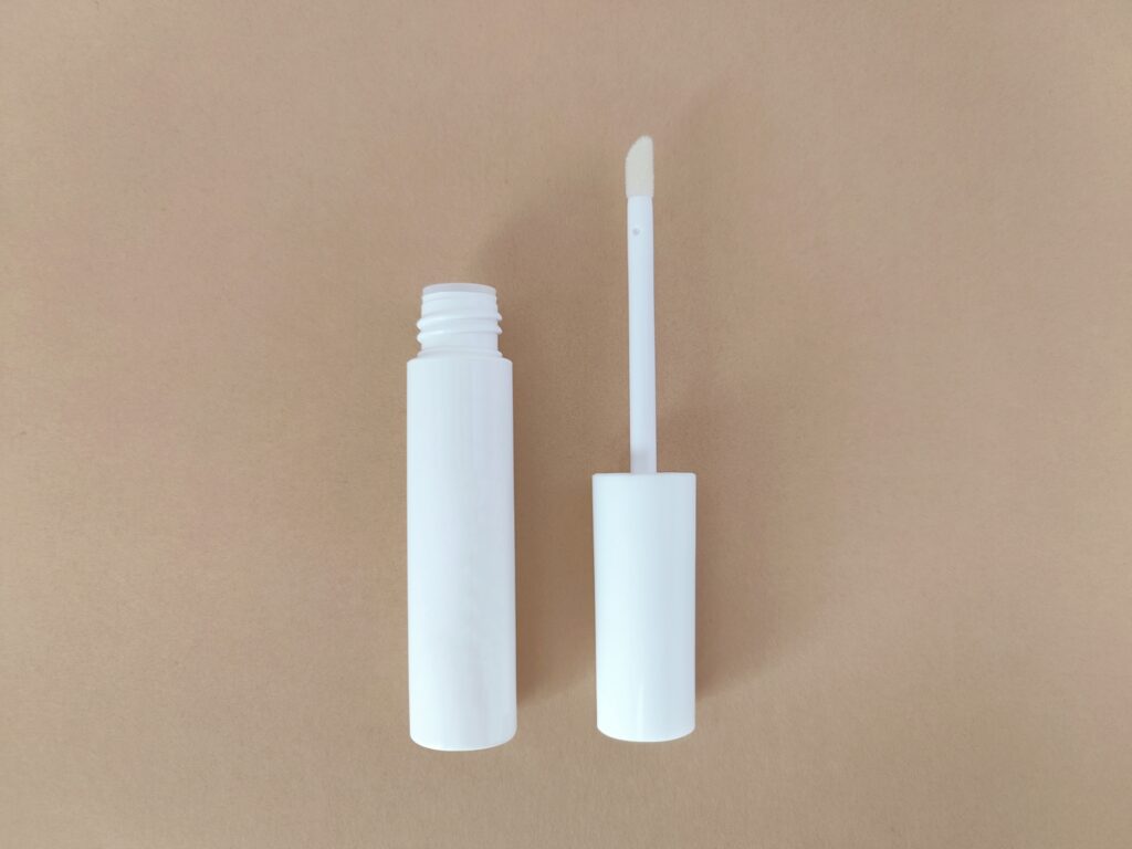 ビューラーでまつ毛が切れる?気をつけるべきポイントとは│美容情報サイト Beauty Web(ビューティーウェブ)