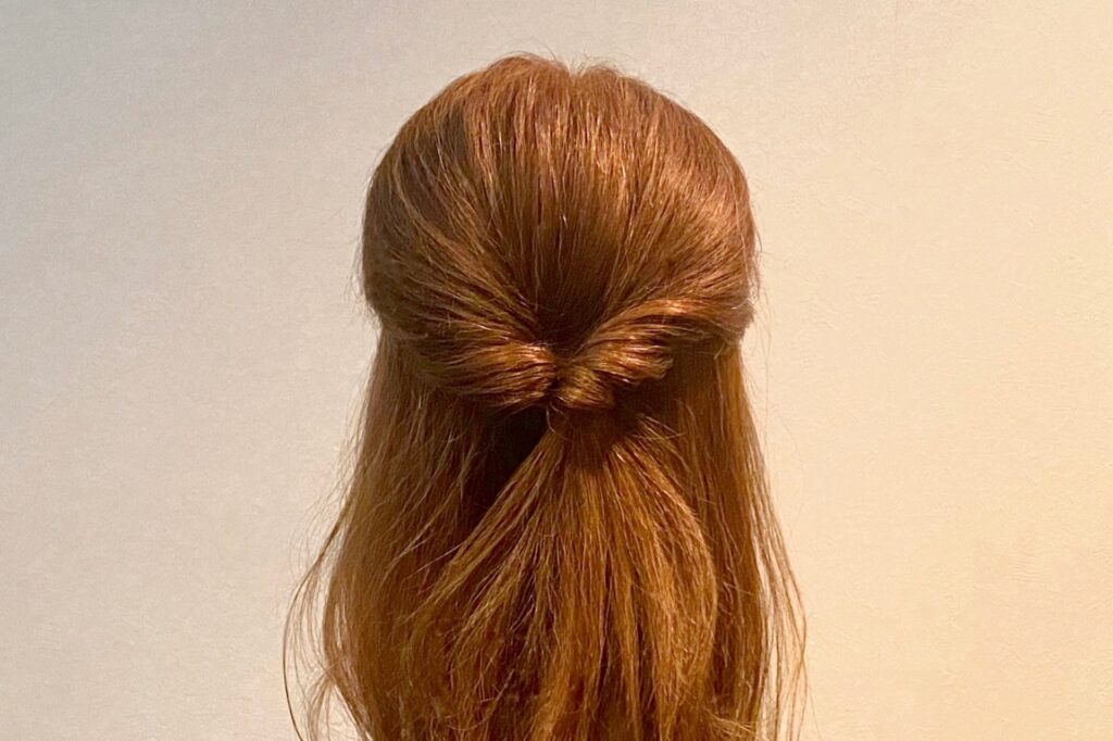 簡単にヘアセットできる方法！不器用な人でも可愛く仕上がるコツを解説│美容情報サイト Beauty Web(ビューティーウェブ)