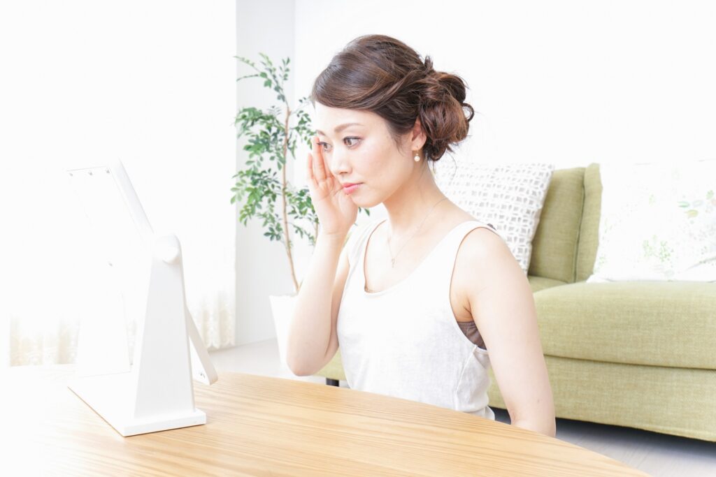 【2023】冬メイクの注目トレンド！おさえておきたいカラーやメイクの雰囲気まで徹底解説！│美容情報サイト Beauty Web(ビューティーウェブ)