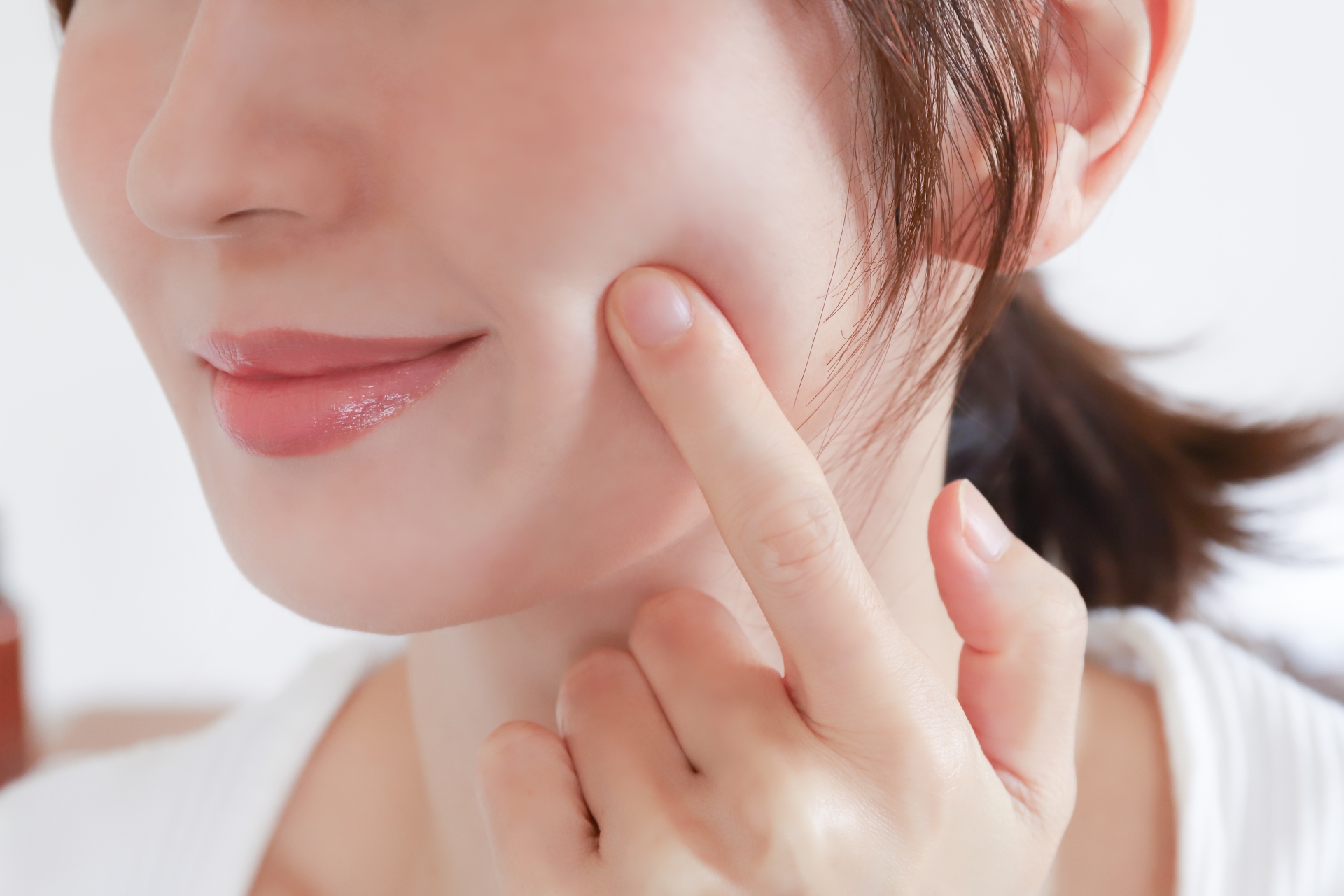 毛穴ケアはワセリンが効果的？黒ずみをとる簡単な方法やデメリットについて解説│美容情報サイト Beauty Web(ビューティーウェブ)