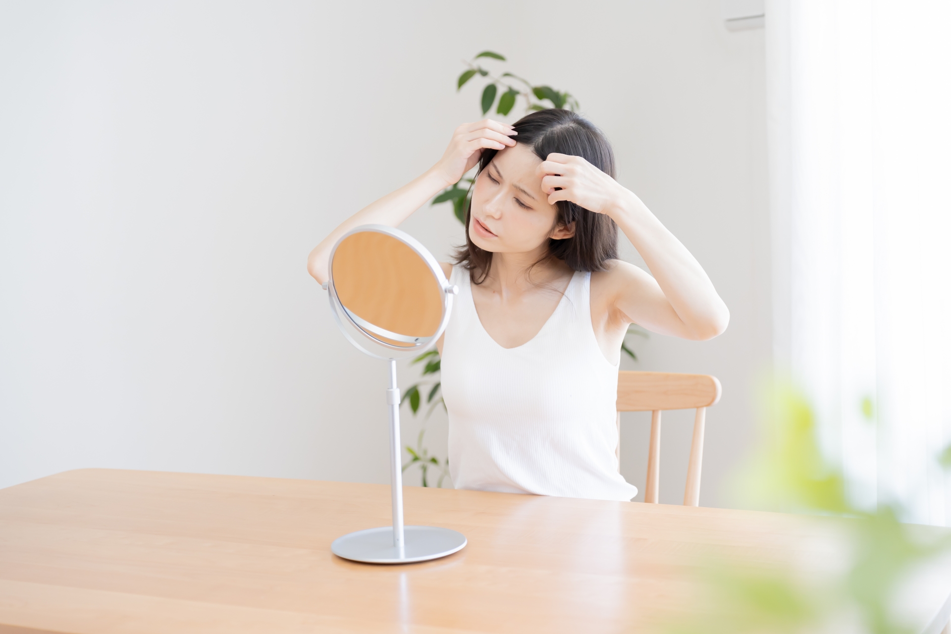 分け目が目立つ3つの原因！ケア方法や対処法を徹底解説│美容情報サイト Beauty Web(ビューティーウェブ)