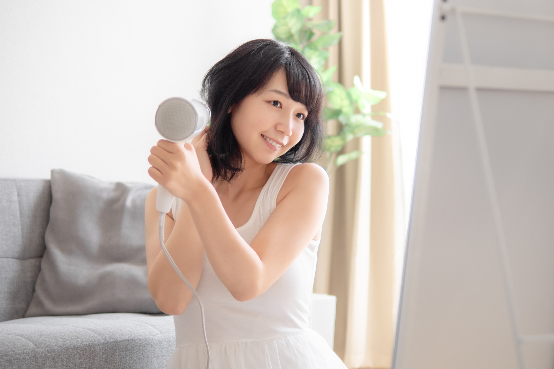 パーマのスタイリングのコツや基本のセット方法を紹介│美容情報サイト Beauty Web(ビューティーウェブ)
