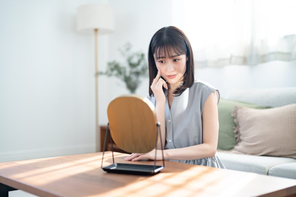赤み肌の原因は?対処法や顔が赤くなるメカニズムについて解説│美容情報サイト Beauty Web(ビューティーウェブ)