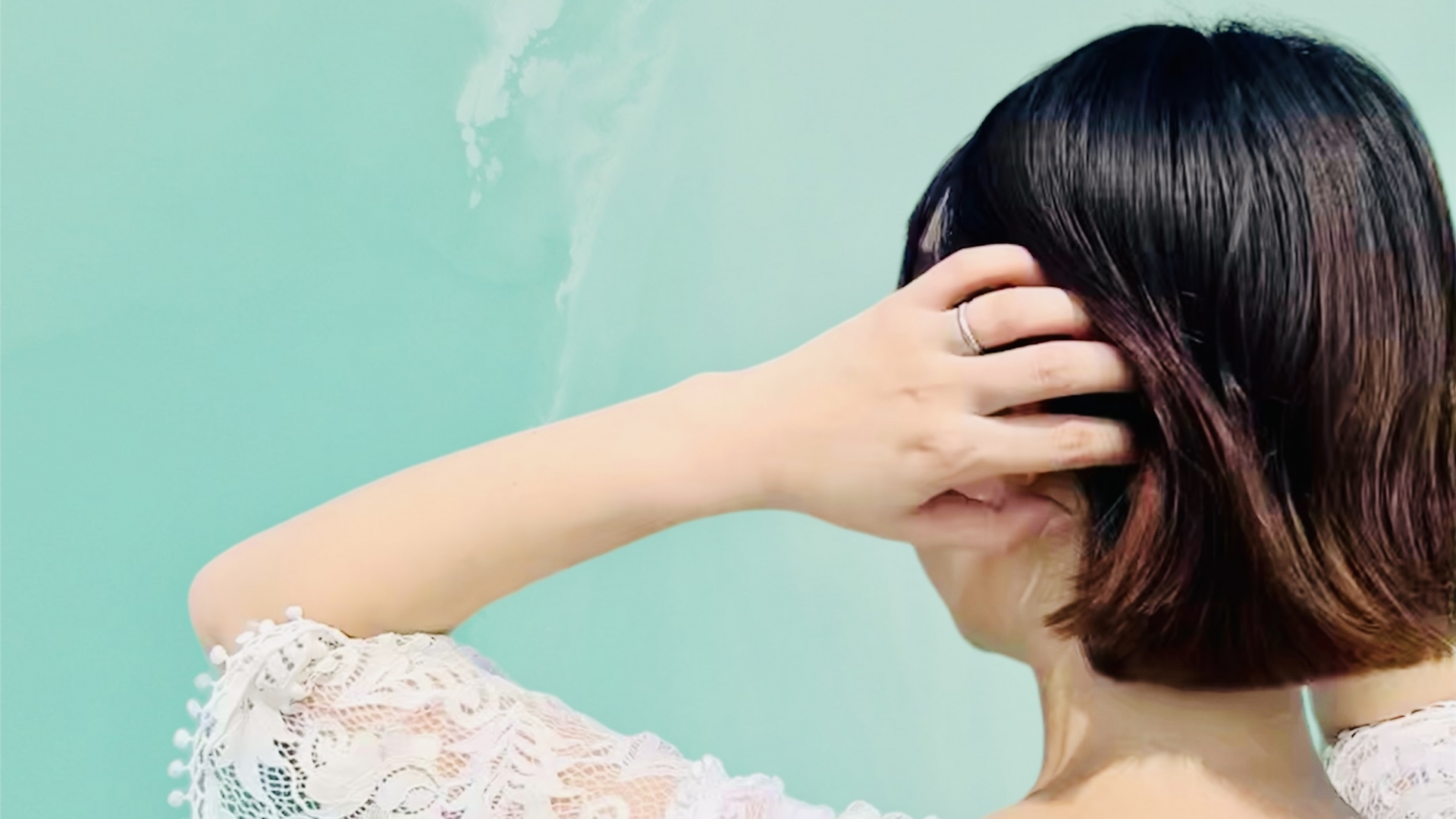 ボブヘアが広がる原因は？広がりを抑えるポイントや覚えておきたいヘアケア習慣について紹介│美容情報サイト Beauty Web(ビューティーウェブ)