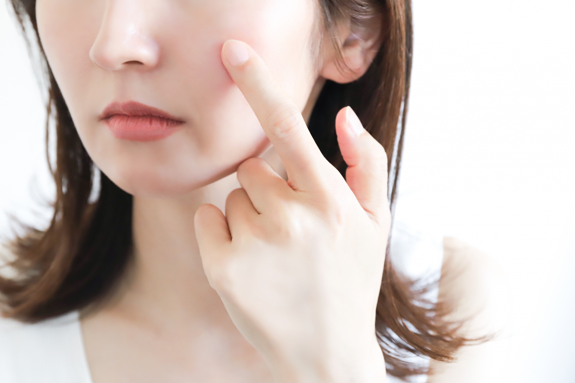 赤み肌の原因は？対処法や顔が赤くなるメカニズムについて解説│美容情報サイト Beauty Web(ビューティーウェブ)