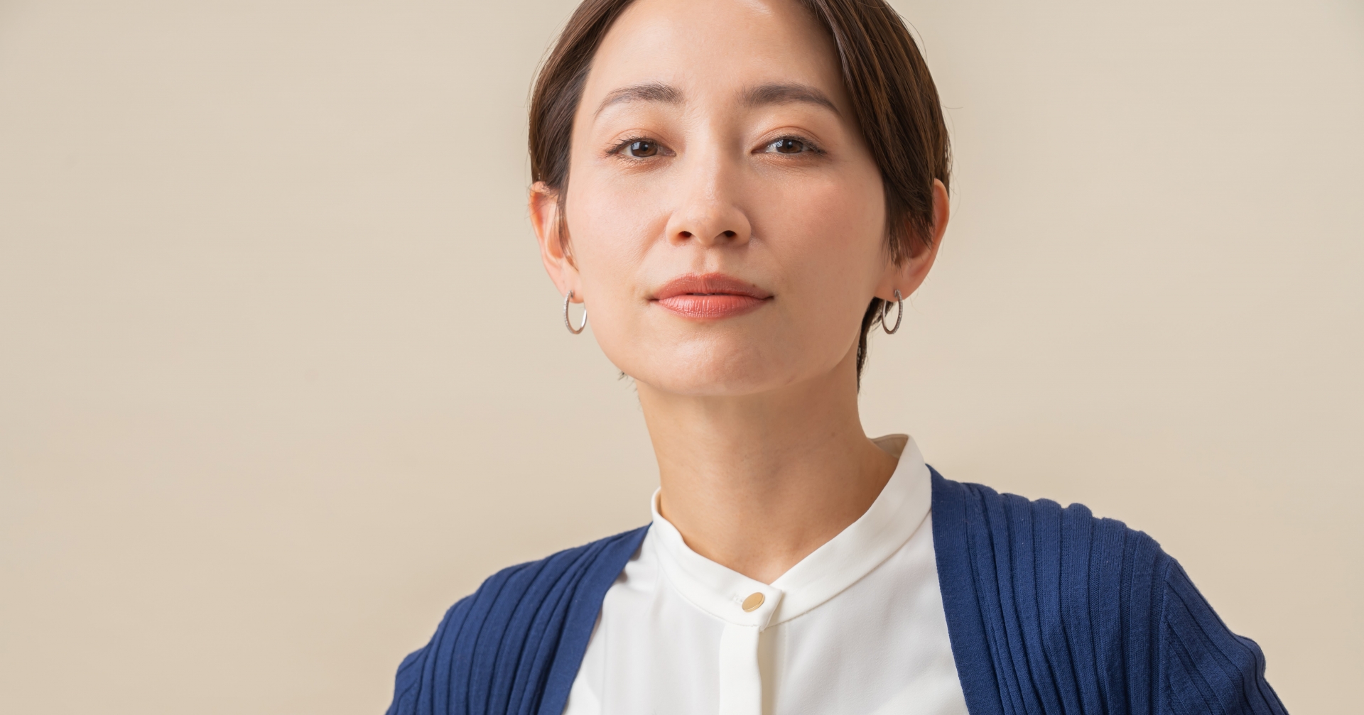 おでこが広い女性に似合う髪型とは？おすすめのスタイルを紹介│美容情報サイト Beauty Web(ビューティーウェブ)