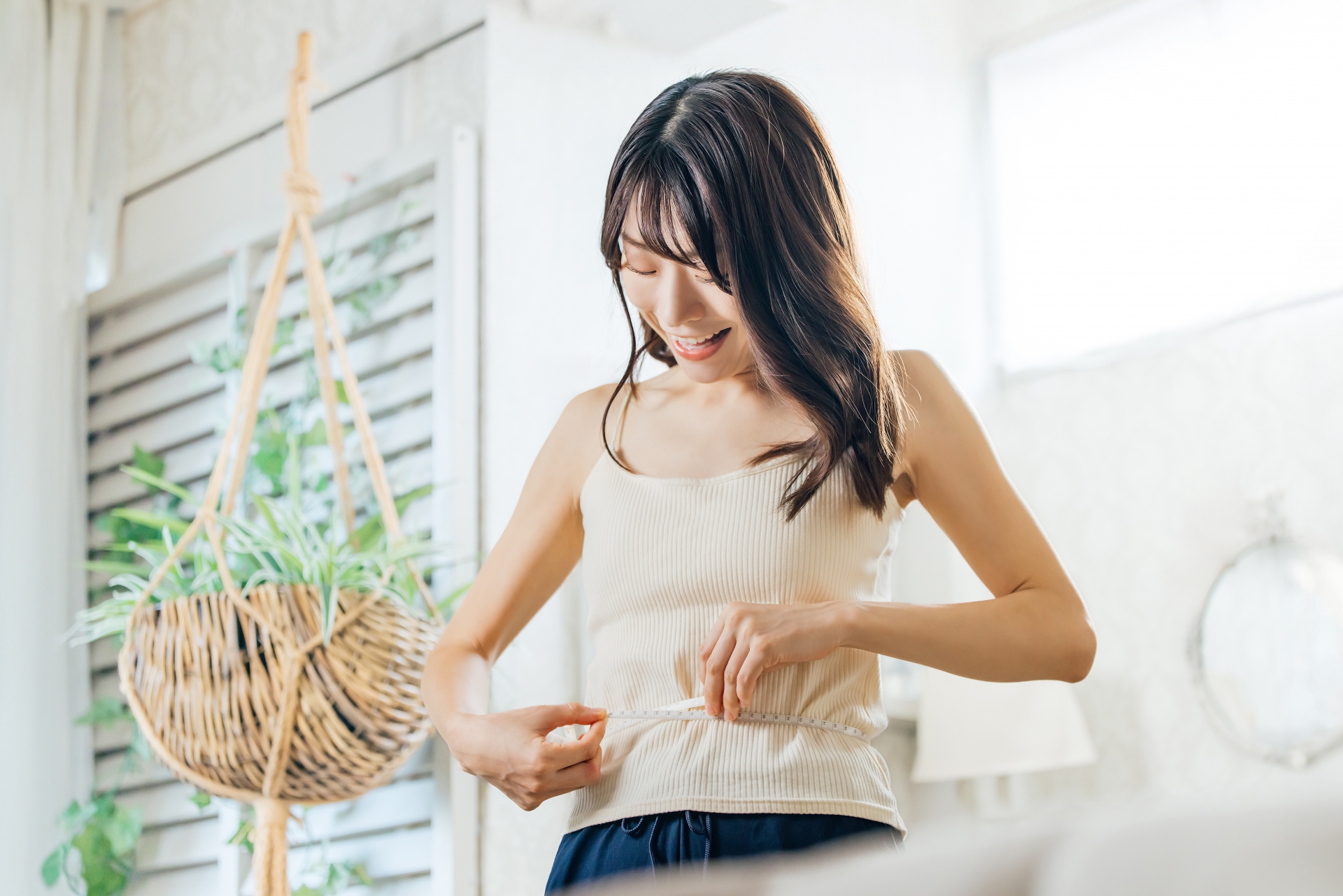 お腹周りのダイエット方法！皮下脂肪や内臓脂肪を落とす方法を解説│美容情報サイト Beauty Web(ビューティーウェブ)
