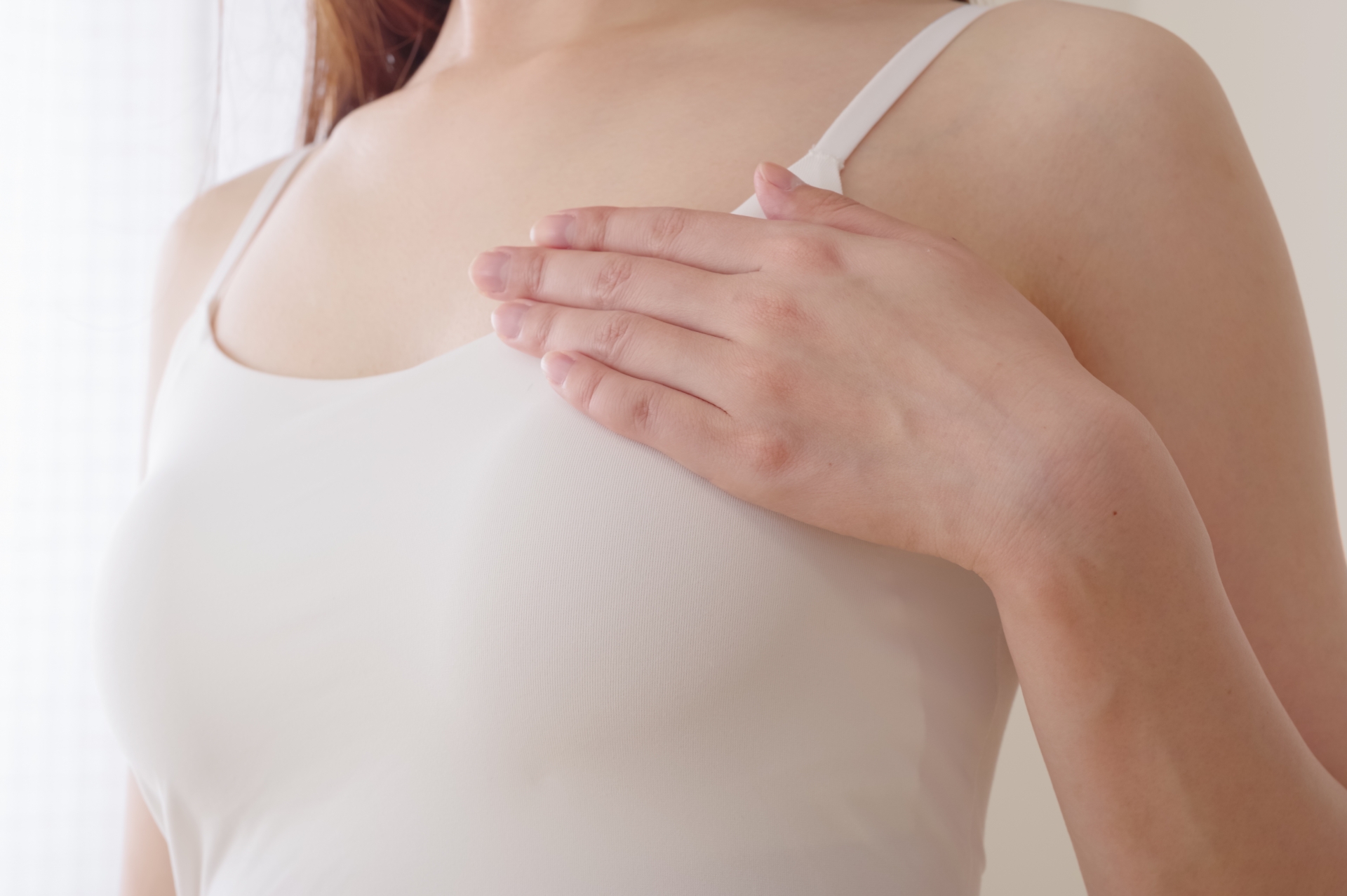 美バストを目指そう！正しいバストケア方法や注意点について紹介│美容情報サイト Beauty Web(ビューティーウェブ)