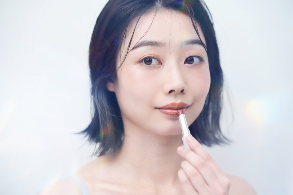 色落ちしないリップメイク術｜一日中キープする秘訣を完全ガイド│美容情報サイト Beauty Web(ビューティーウェブ)