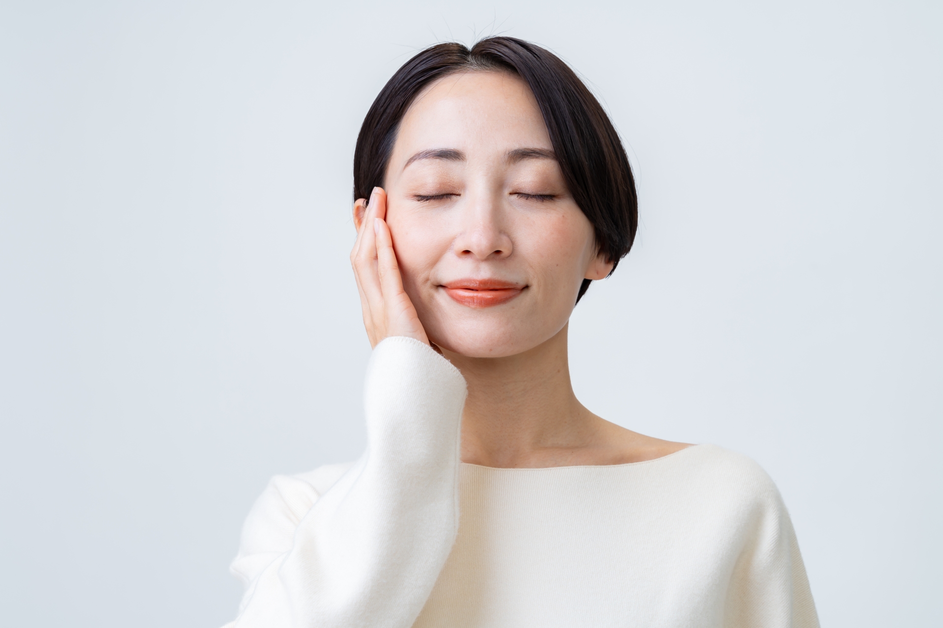 ダウンタイムがほとんどない最新のシミ取りレーザーとは？20代〜50代女性が選ぶ“痛くないシミ治療”のすべて│美容情報サイト Beauty Web(ビューティーウェブ)