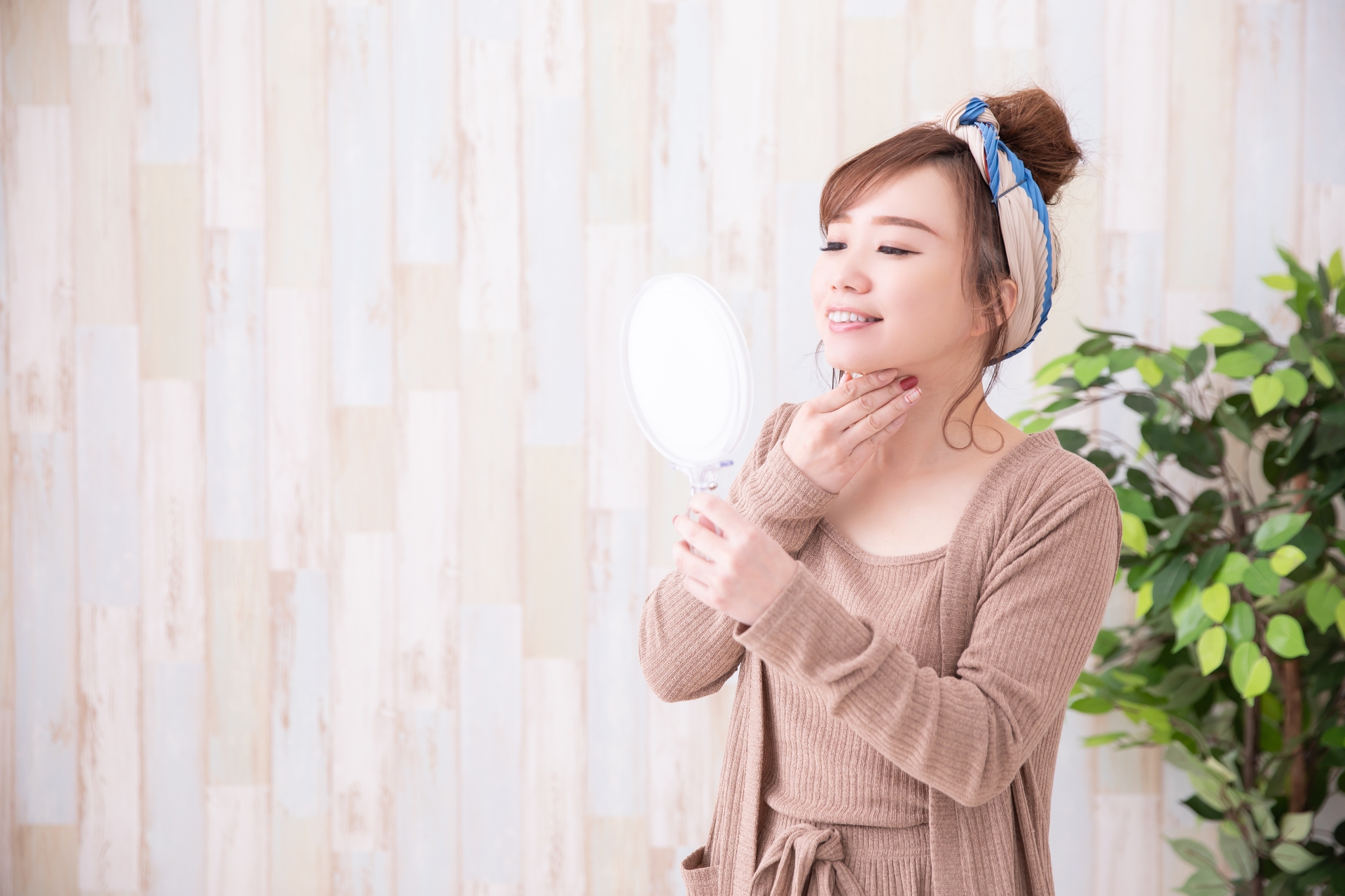 若くて痩せてるのに二重アゴ？意外な原因や予防法を紹介│美容情報サイト Beauty Web(ビューティーウェブ)