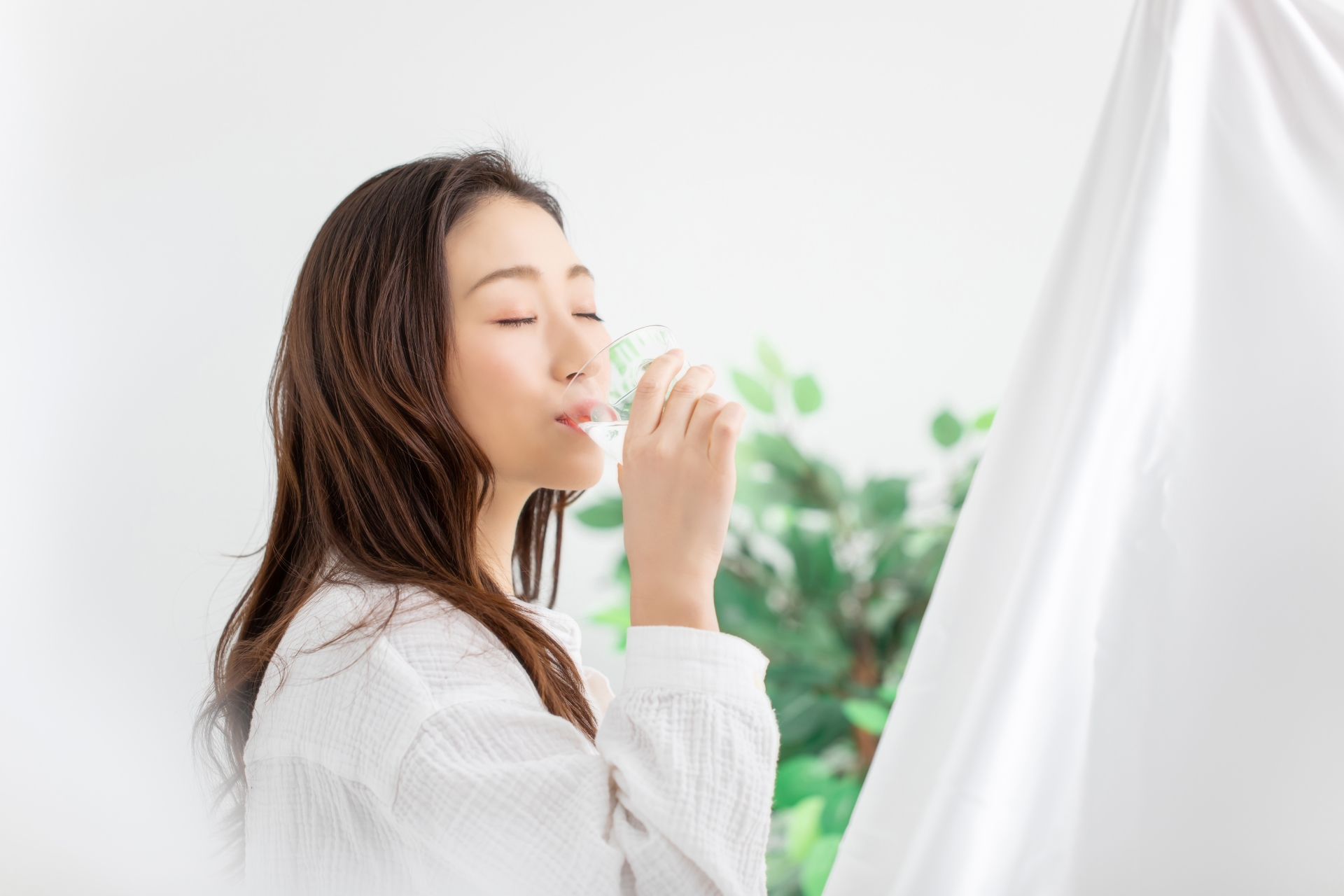 水の摂取量でむくみは引き起こされる？体に優しい水分の摂り方│美容情報サイト Beauty Web(ビューティーウェブ)