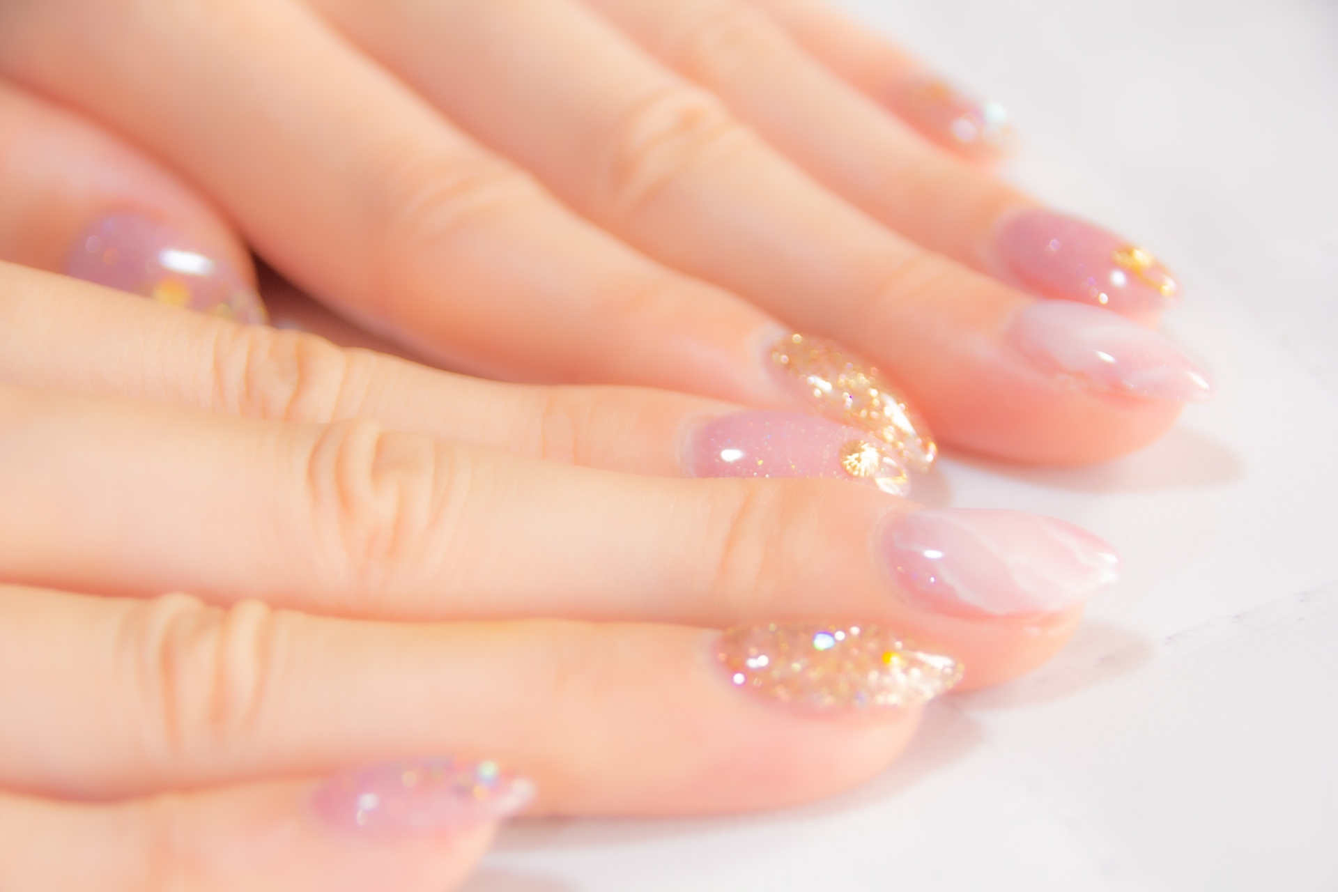 スカルプネイルのメリットとは？ジェルネイルとの違いや注意点もあわせて紹介│美容情報サイト Beauty Web(ビューティーウェブ)