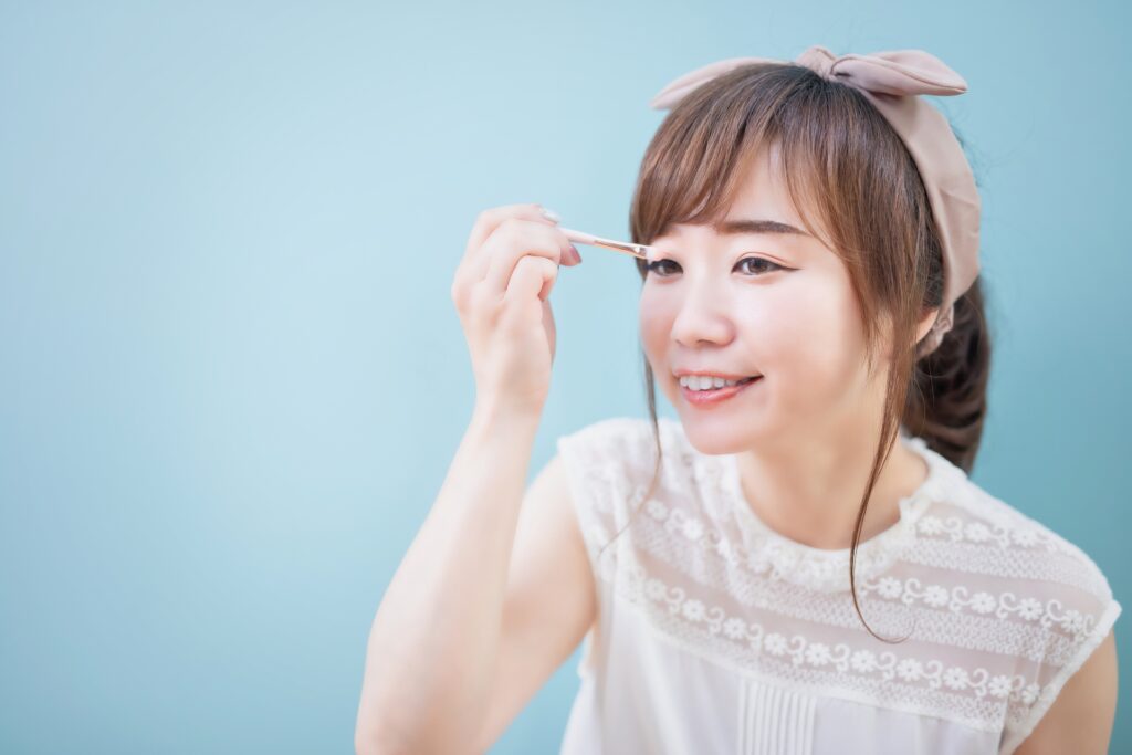 ポイントメイクの正しい落とし方！肌に優しく落とせるコツを徹底解説│美容情報サイト Beauty Web(ビューティーウェブ)