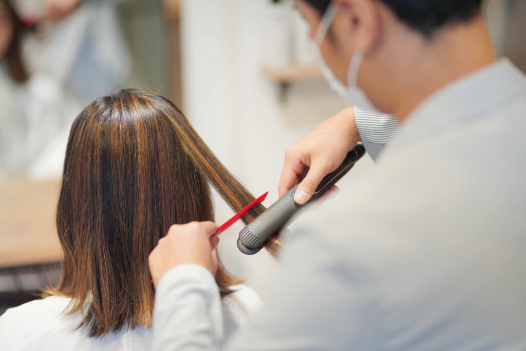 髪が横に広がるのはなぜ?ショートでもサイドを抑えるコツ│美容情報サイト Beauty Web(ビューティーウェブ)