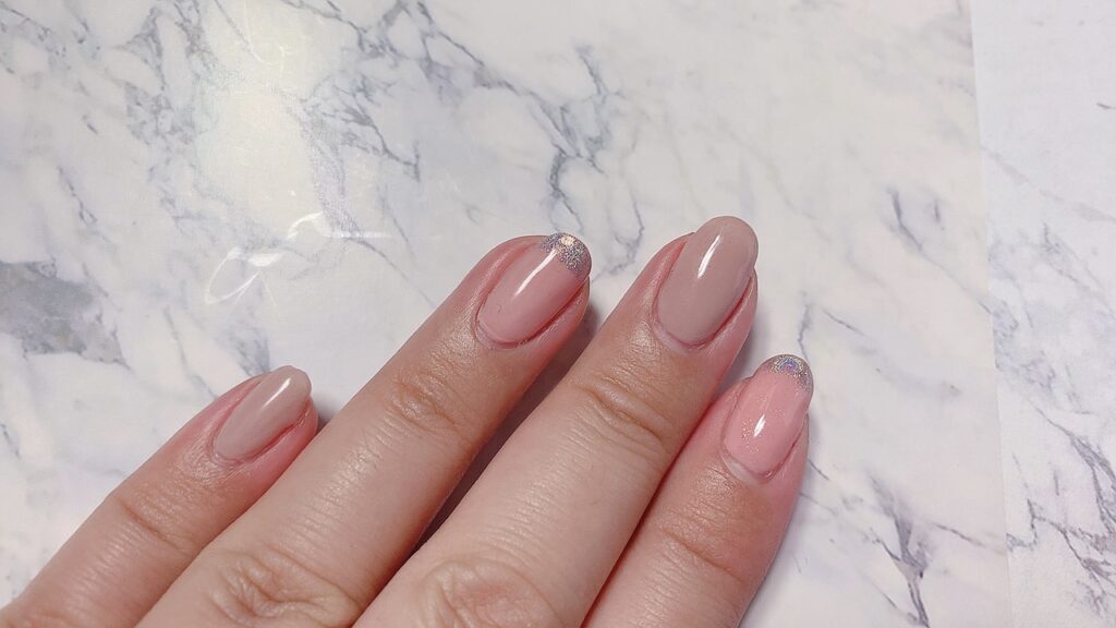 手がきれいに見えるワンカラーネイル5選!似合う色の選び方もお伝え│美容情報サイト Beauty Web(ビューティーウェブ)