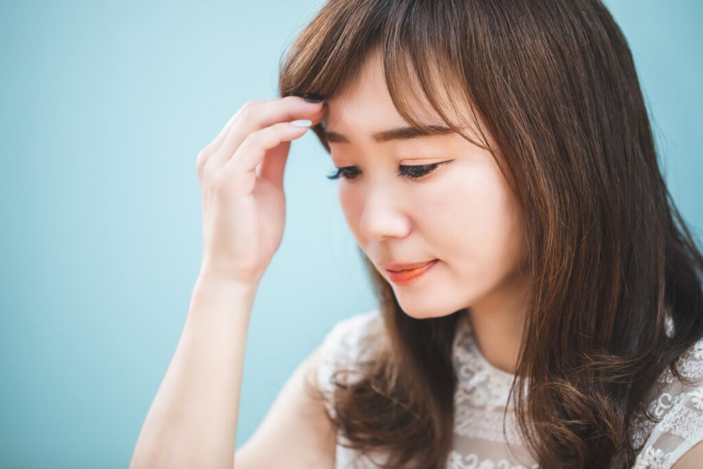 前髪エクステで理想のスタイルに！ボリュームアップ＆長さ調整で印象チェンジ│美容情報サイト Beauty Web(ビューティーウェブ)