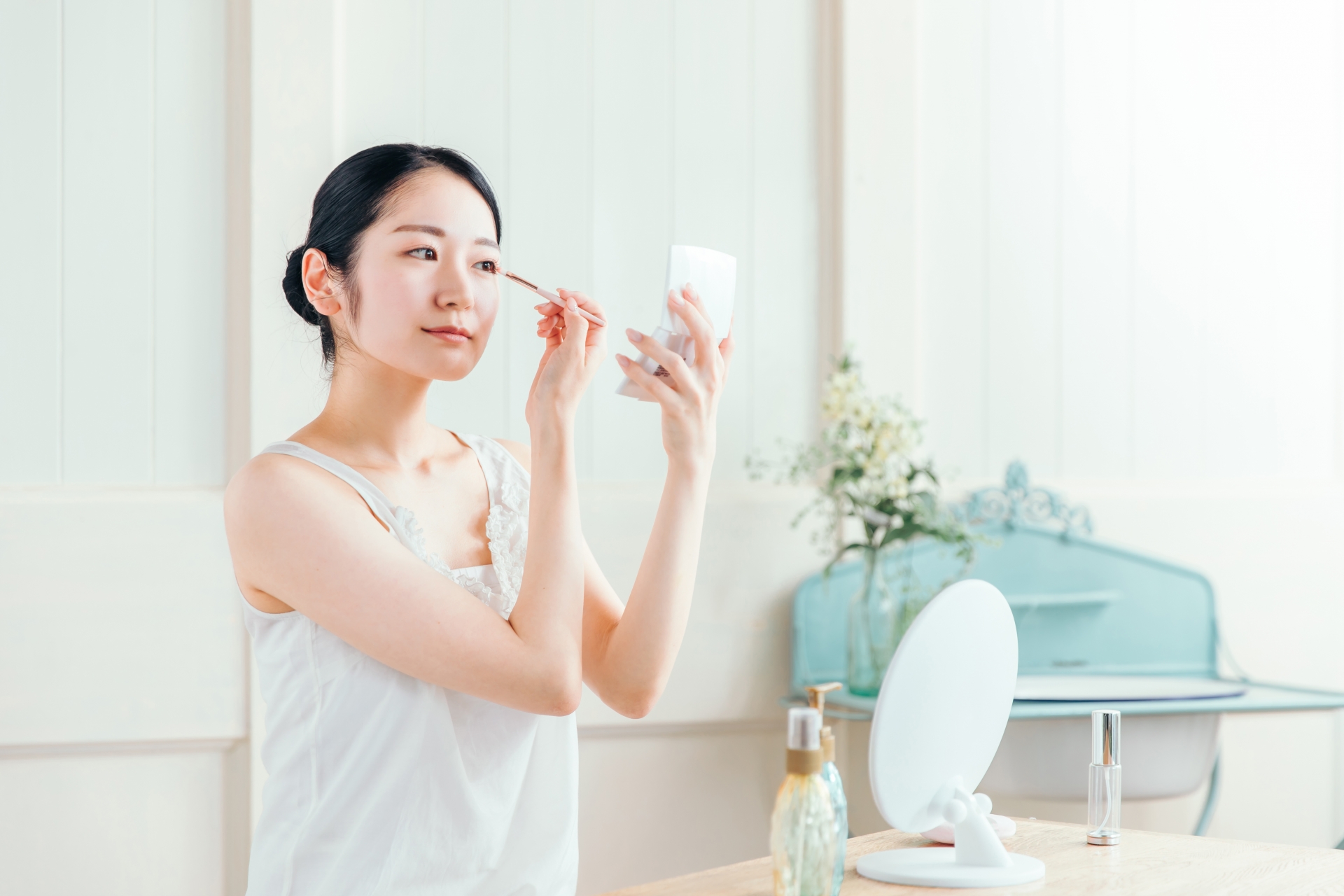 コンシーラーの選び方は色がポイント！悩み別に覚えておきたい選び方を解説│美容情報サイト Beauty Web(ビューティーウェブ)
