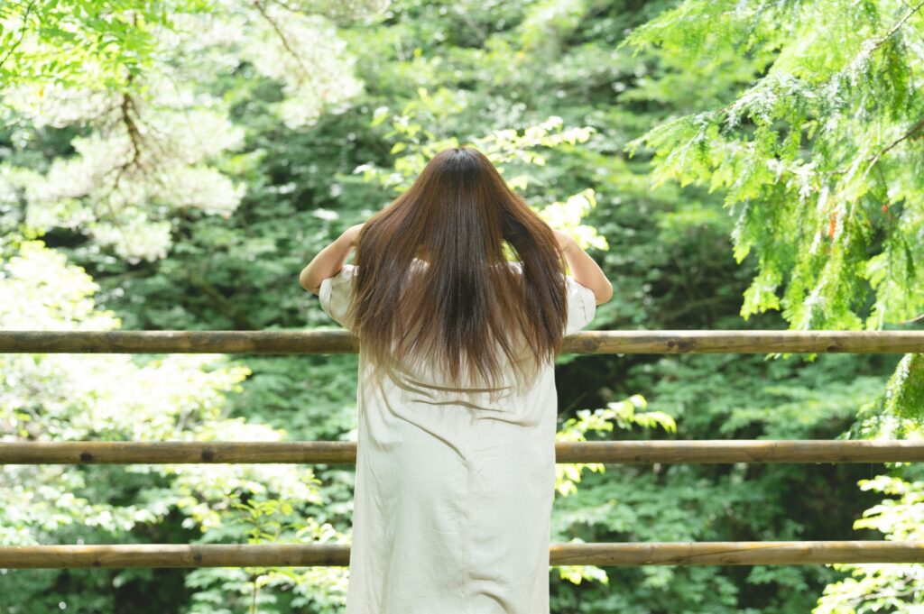 夏に映える透明感ヘアカラーで、肌も心も輝く私へ│美容情報サイト Beauty Web(ビューティーウェブ)