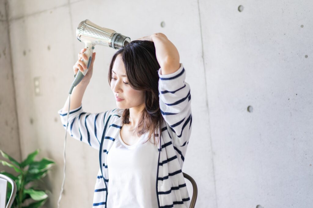 頭皮のニオイが気になるあなたへ|原因と正しい対策で清潔な印象をキープ│美容情報サイト Beauty Web(ビューティーウェブ)