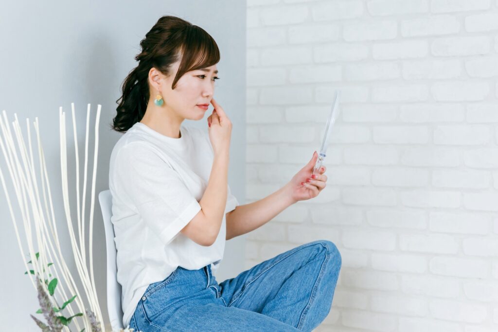 自然に見える涙袋メイクのやり方|大人女性でも浮かないナチュラルな作り方とは?│美容情報サイト Beauty Web(ビューティーウェブ)