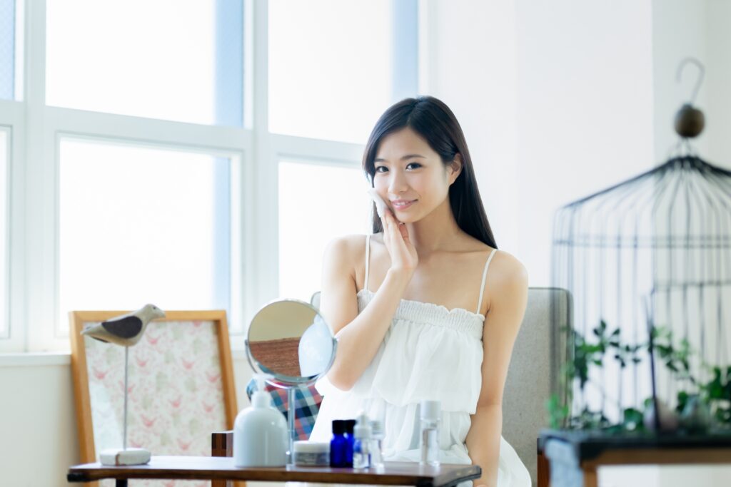 化粧水や乳液が原因?メイク崩れを防ぐ正しいスキンケア方法│美容情報サイト Beauty Web(ビューティーウェブ)