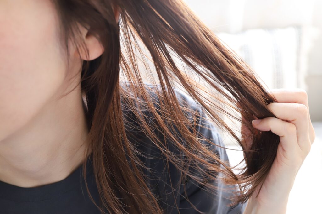 髪のパサパサを改善する方法｜原因と正しいケアで美髪を目指す│美容情報サイト Beauty Web(ビューティーウェブ)