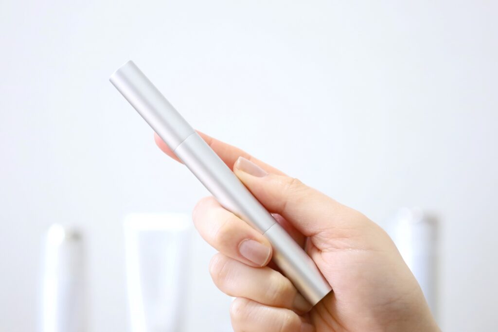 まつ毛美容液の正しい塗り方と効果を引き出す使い方ガイド│美容情報サイト Beauty Web(ビューティーウェブ)