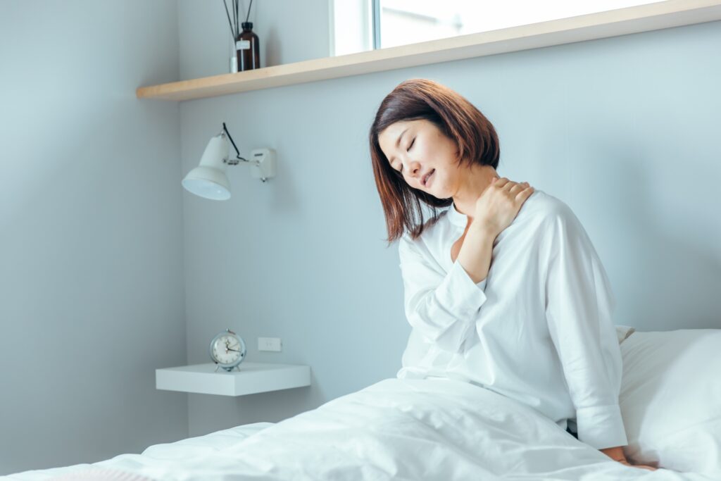 肩こりをストレッチで解消する方法|日常に取り入れたい習慣│美容情報サイト Beauty Web(ビューティーウェブ)