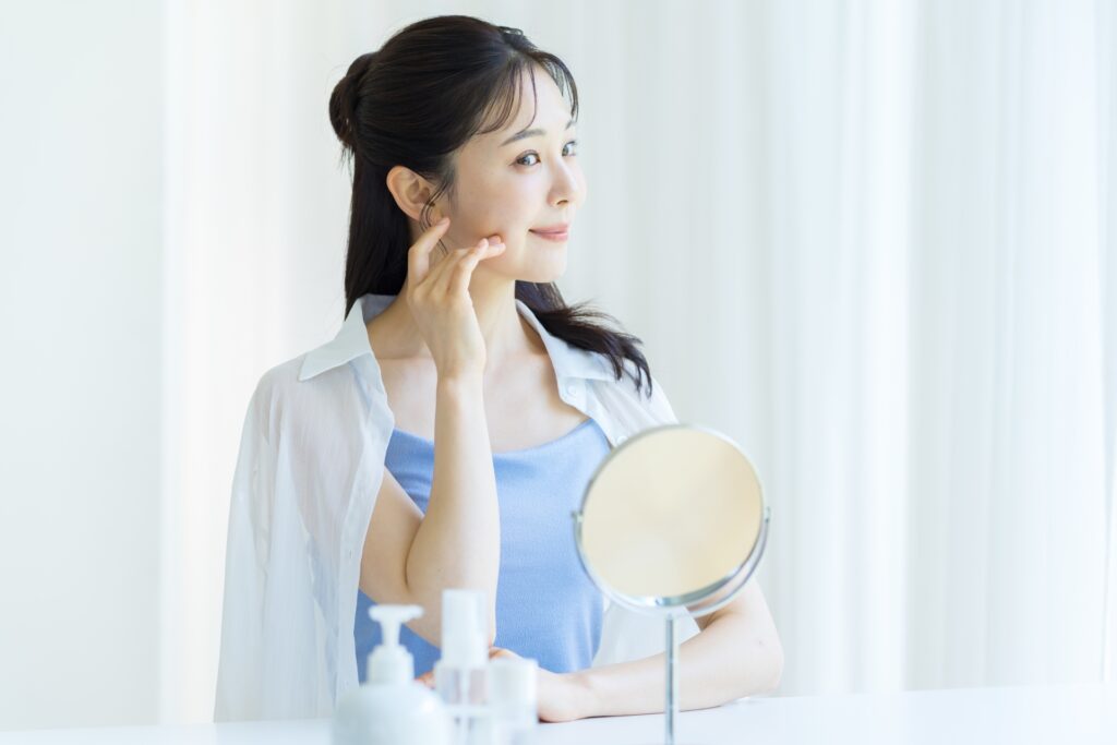 秋のツヤ肌メイク方法｜乾燥やくすみに負けない大人の艶肌づくり│美容情報サイト Beauty Web(ビューティーウェブ)