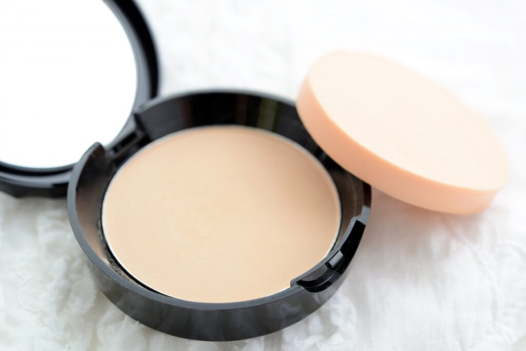 ファンデーションが崩れにくい方法｜美肌をキープするベースメイクのコツ│美容情報サイト Beauty Web(ビューティーウェブ)