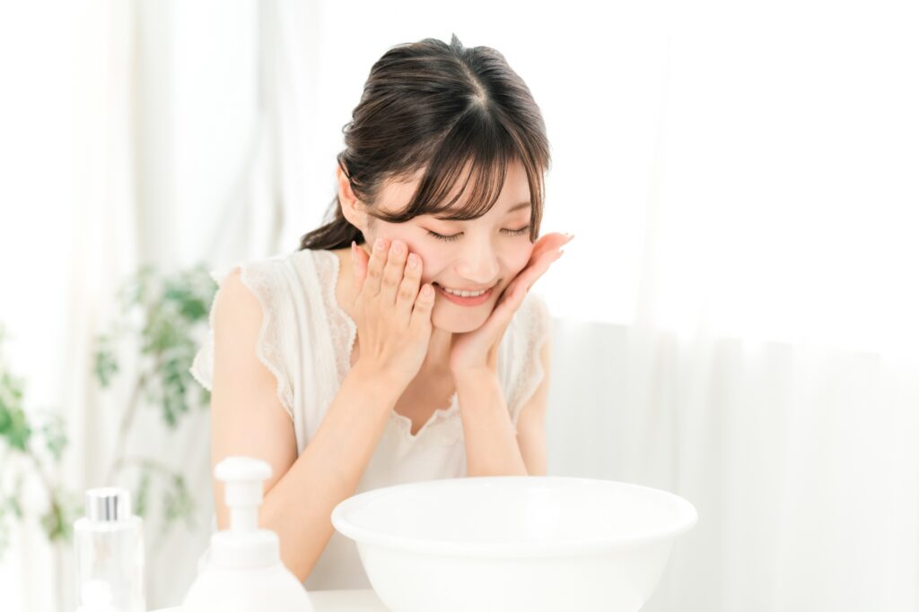 脂性肌（オイリー肌）の正しいスキンケア方法｜テカリ・ベタつきを防ぐ基本ケアのポイント│美容情報サイト Beauty Web(ビューティーウェブ)