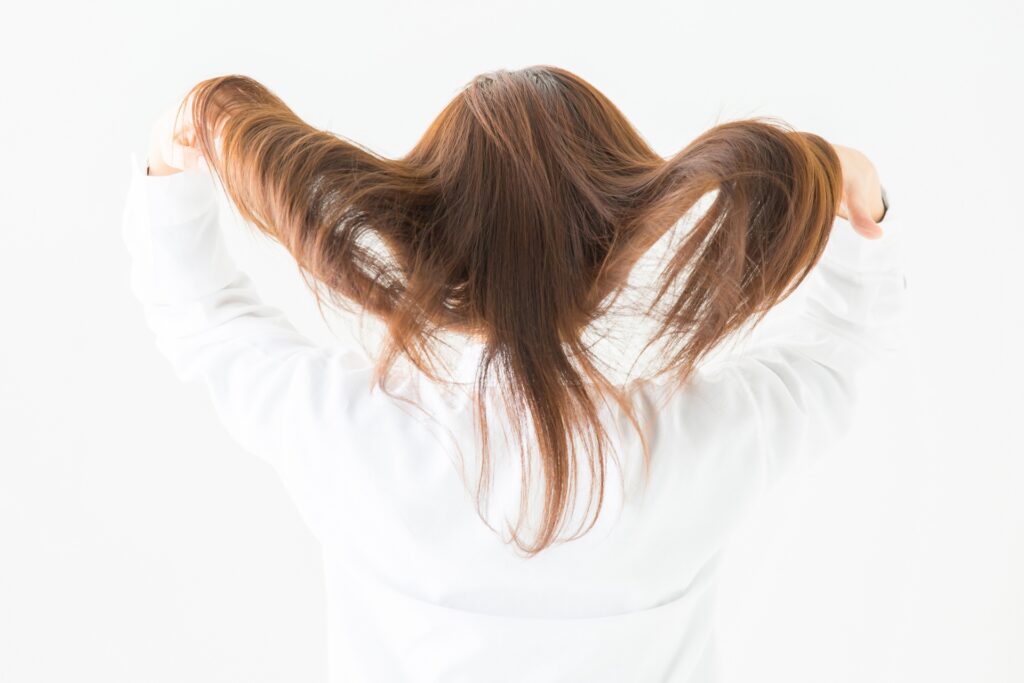 今日からできる静電気防止ヘアケア!おすすめ商品も紹介│美容情報サイト Beauty Web(ビューティーウェブ)