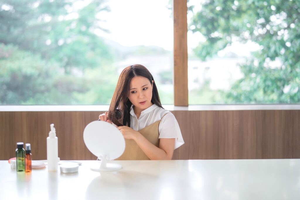 今日からできる静電気防止ヘアケア!おすすめ商品も紹介│美容情報サイト Beauty Web(ビューティーウェブ)